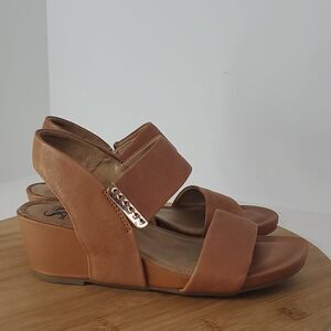Sofft Women's Leather Wedge Sandal Camel Size 6M